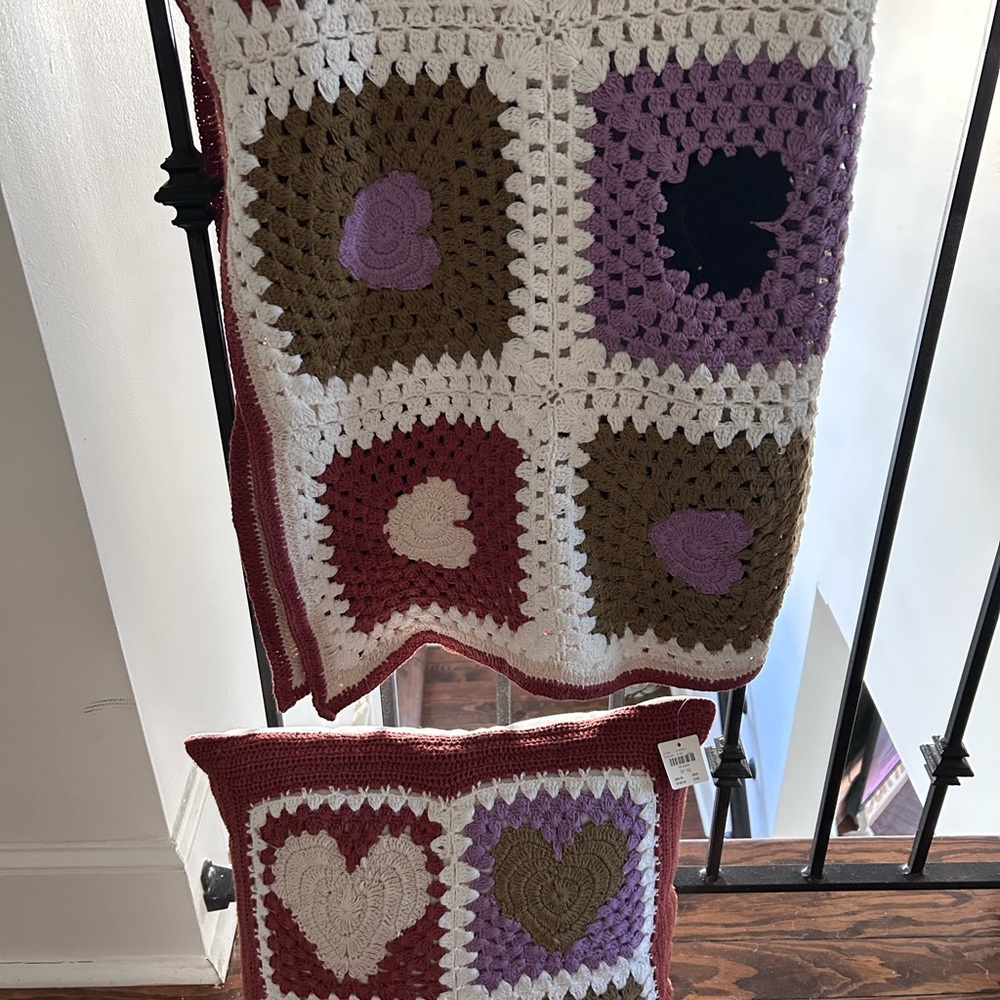 Crochet Heart Pattern crochet throw and matching pillow -ANTHROPOLOGIE NWT!